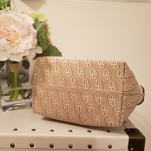 SOLD. Dooney Jenna bag - Picture 3 of 7
